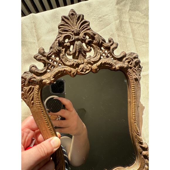 Vintage metal cast iron / brass vanity stand up mirror gold tone - Picture 4 of 10